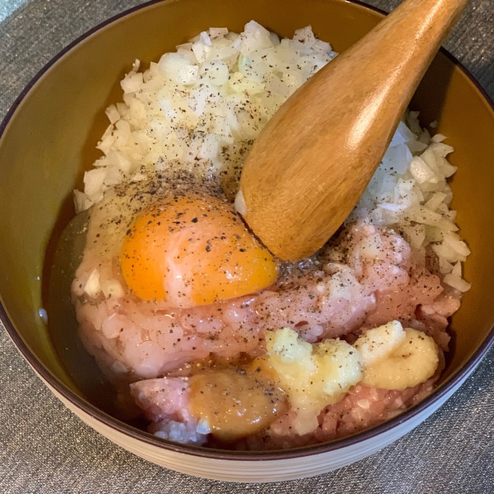 鍋が劇的に美味しくなる鶏つみれ